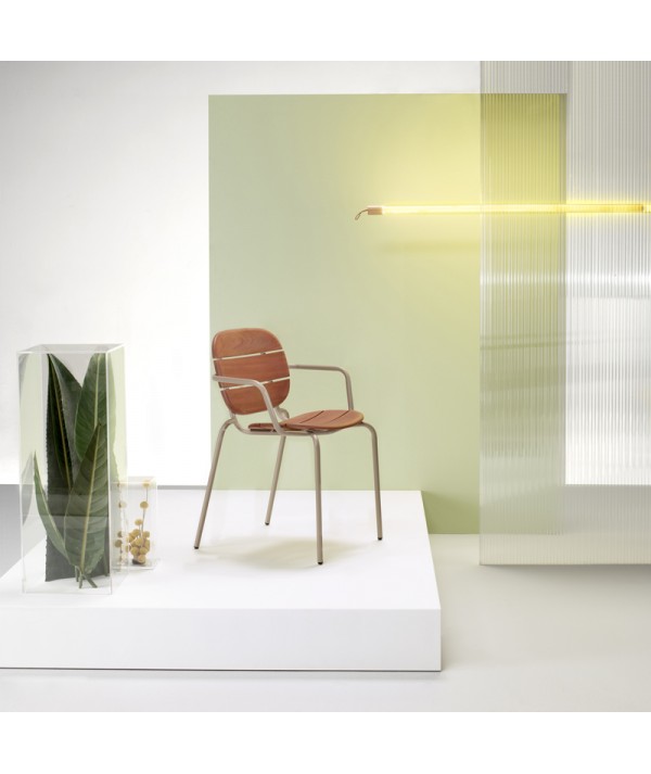 Sedia Si-si wood con braccioli in legno per esterno scab design acciaio