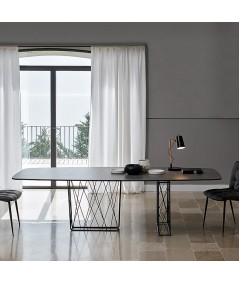 tavolo Mikado Friulsedie piano in keramic pietra grey e struttura in metallo antracite