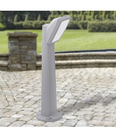 lampada da terra pinela con una luce per esterno