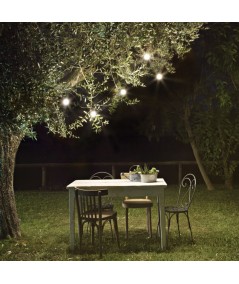 lampada nera a sospensione per esterno fiesta sp10 ambientata