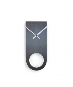 orologio in metallo e ferro nero di dESIGNoBJECT