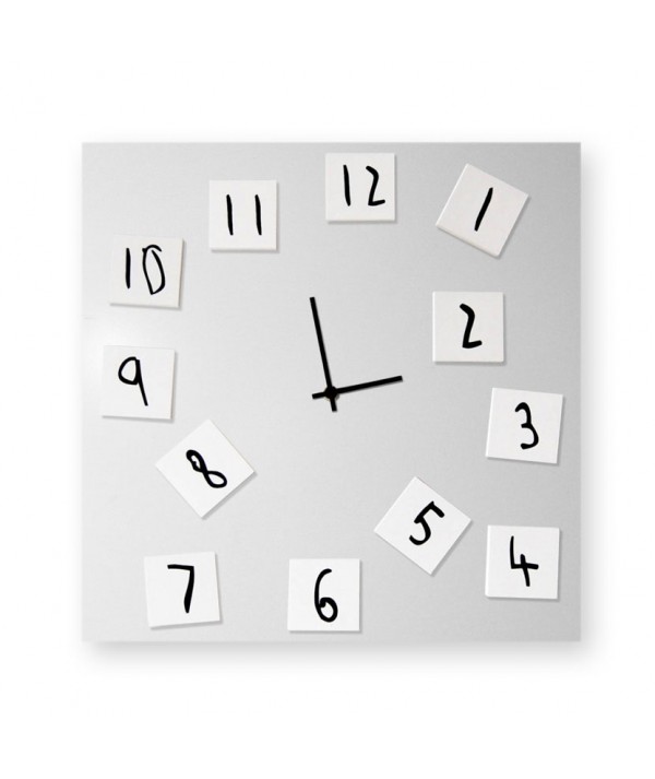 Changing Clock orologio in metallo bianco con numeri magnetici modificabili
