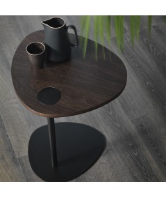 Tavolino Hugcon struttura in metallo nero e piano in legno rovere fumè