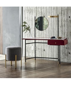 Scrittoio Vanity rosso + arabescato ambientato